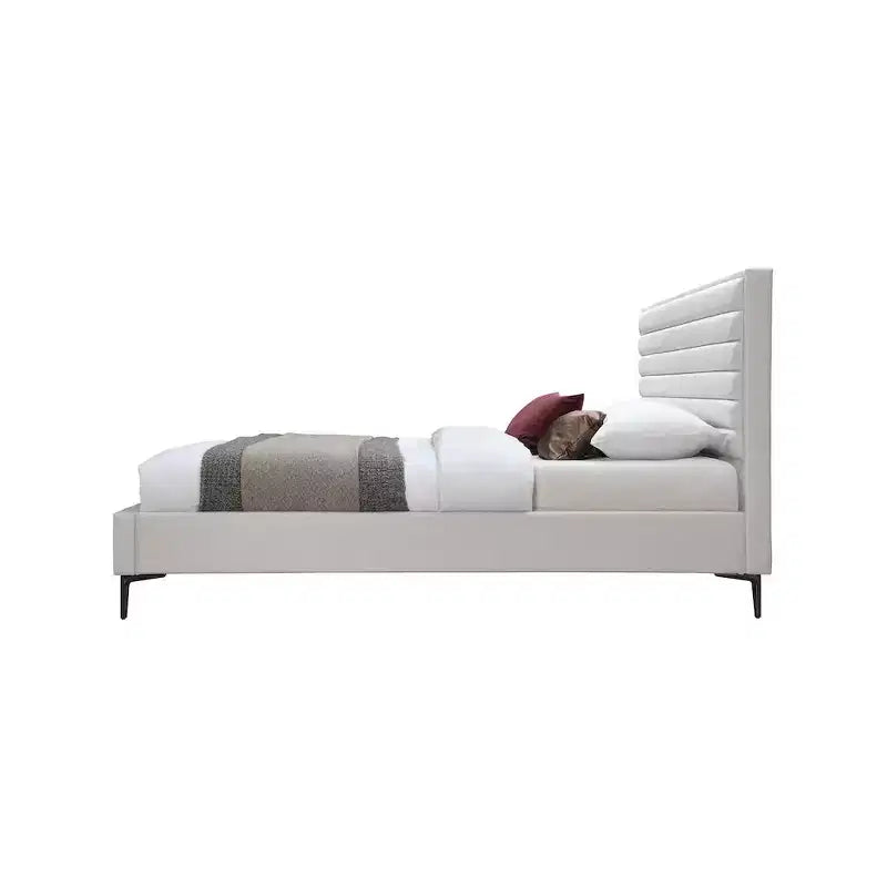 Meridian Furniture,Hunter Linen Textured Bed